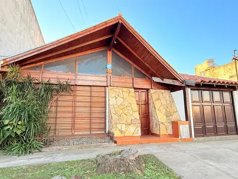 Casa en venta de 2 dormitorios con piscina