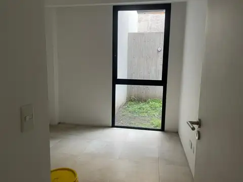 Vta. PH. 2 ambtes, Patio/ Mendez de Andes 1400