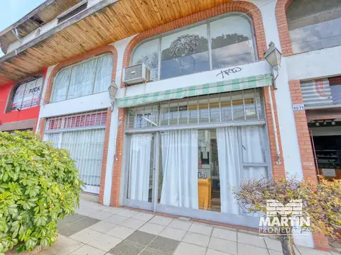 Local en Martinez 30 mts cubiertos con baño y pequeña kitchinet.