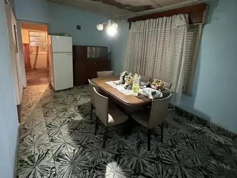 Departamento tipo casa con entrada de auto.