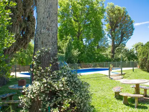 Terreno único en Maschwitz - Amplio potencial - Hoy complejo deportivo y casa de eventos -