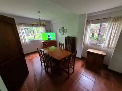 Casa 5 ambientes con 2 baños