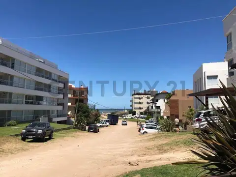 Terreno en Venta 49  mts Frente