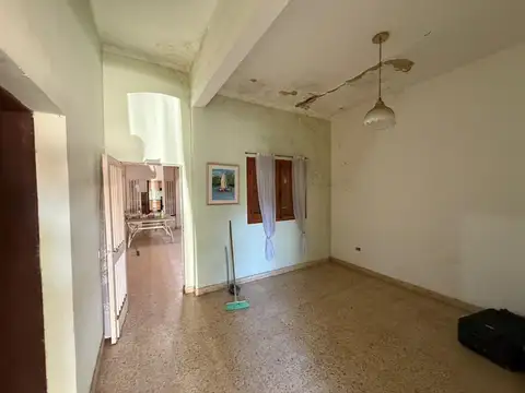 CASA VENTA A RECICLAR 3 DORMITORIOS COCHERA
