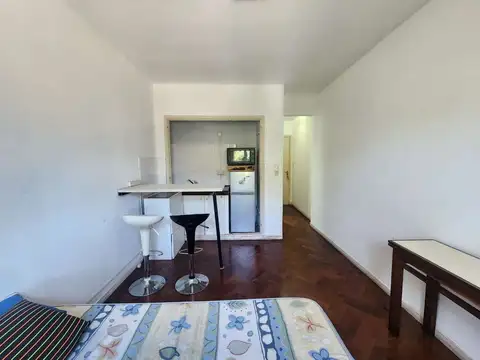 Hindú club (Don Torcuato)  - Monoambiente equipado con vista a Av del Golf. Piso 1°.