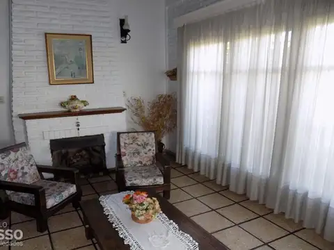 Casa 4 ambientes con 3 baños