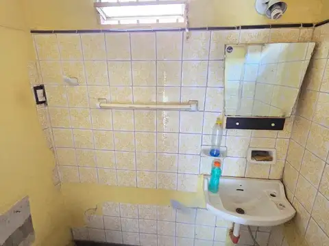 Local en Alquiler en Lomas De Zamora, $ 450.000