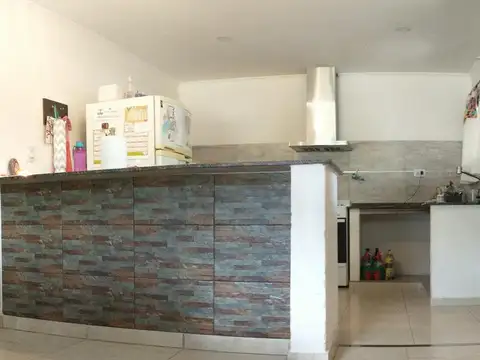 Casa 3 ambientes con 1 baño