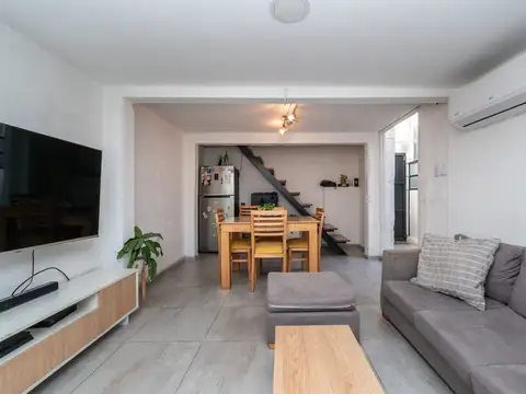 Depto Tipo Casa en Venta 56 años