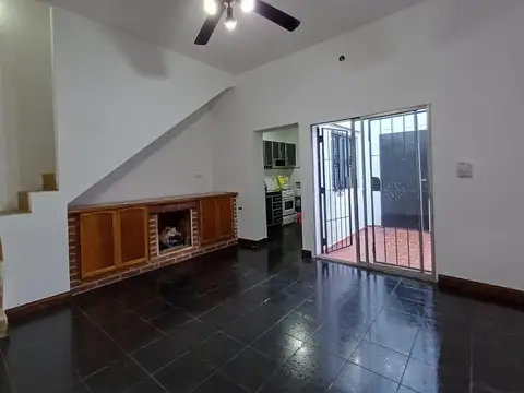 Depto Tipo Casa 2 ambientes con 1 baño