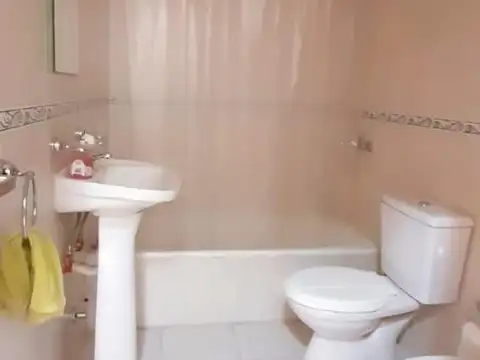 Witcomb 2447 , Piso 2