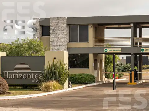 VENTA CASA 4 AMBIENTES EN HORIZONTES AL SUR