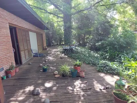 Calle 448 entre 21a y 21c 100