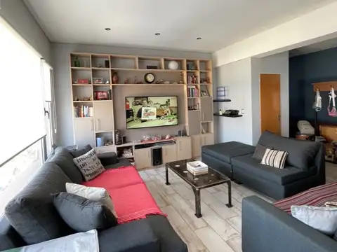 DEPARTAMENTO 3 AMBIENTES EN PLANTA ALTA CON GALPON Y GRAN PARQUE AL FONDO