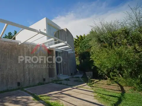 Casa en Alquiler de 4 dormitorios