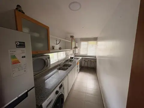 Departamento en Alquiler con 1 cocheras