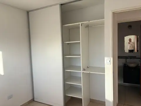 Departamento de dos ambientes con cochera en edificio de categoria en Quilmes Centro APTO CREDITO