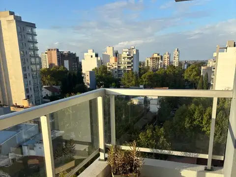 Departamento de dos ambientes con cochera en edificio de categoria en Quilmes Centro APTO CREDITO