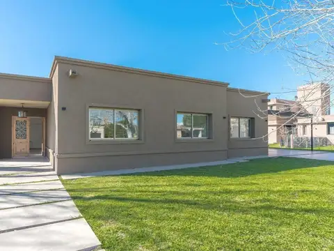 Casa Puerto Roldan  3 dormis   pileta - esquina