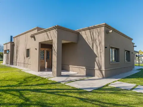 Casa en Venta en Puerto Roldan, USD 398.000