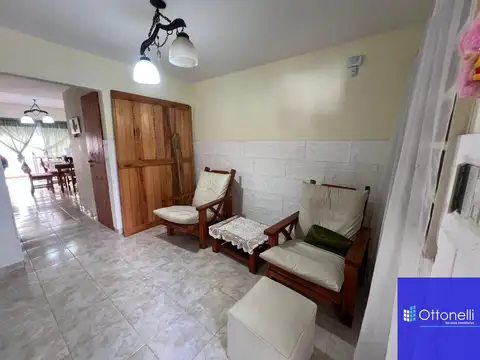 Casa 3 ambientes con 2 baños