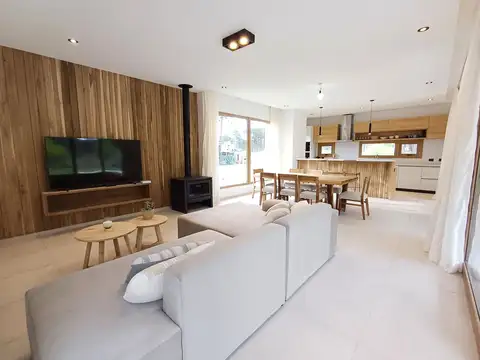 Casa en Venta con 1 cochera