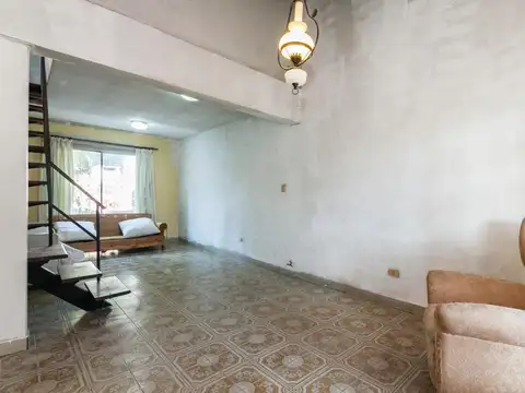 Casa en Venta con 4 cocheras