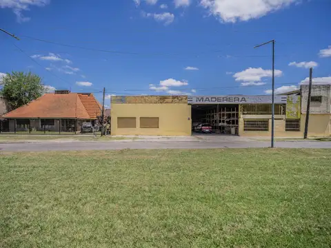 Av. Hipólito Yrigoyen  al 2331