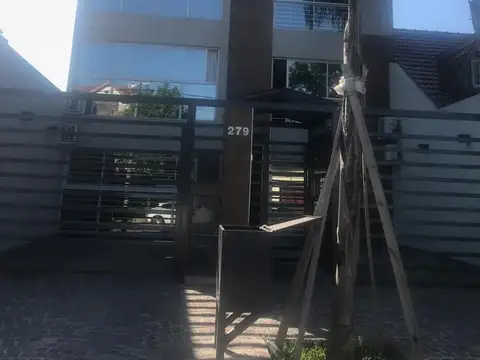 CHICLANA Nº 279 1º A E/ CASTELLI Y PASO.-