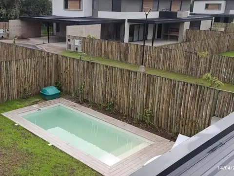 Casa 4 ambientes con 3 baños