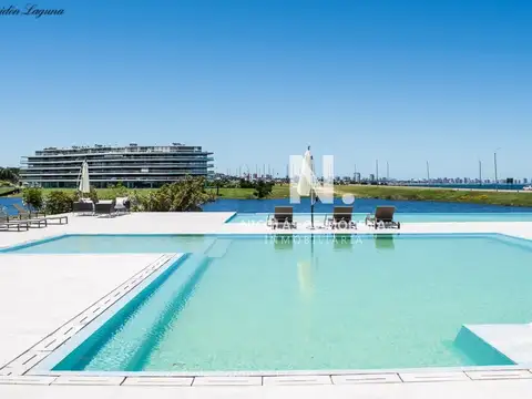 Espectacular torre con vista a la laguna y el mar