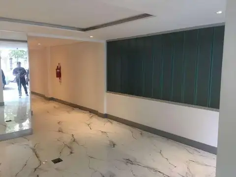 Oficina en Venta en Parque Patricios, USD 1