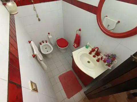 Casa 5 ambientes con 3 baños