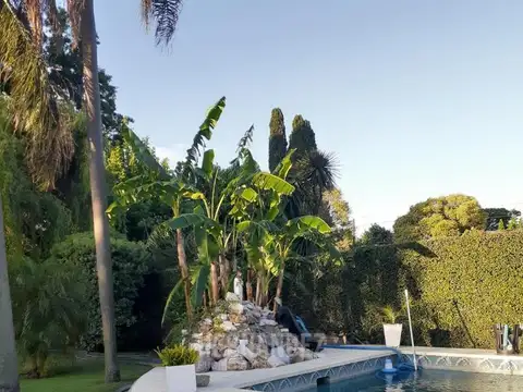 CASA QUINTA 4 AMB, PARQUE PISCINA, QUINCHO, PARRILLA. 1200M2