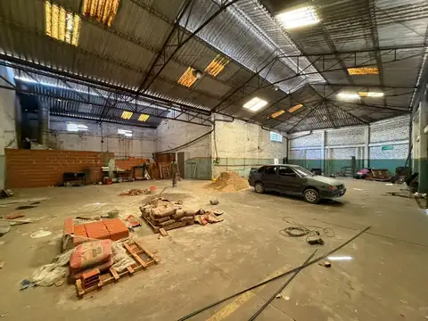 Galpon en Alquiler 25  mts Frente