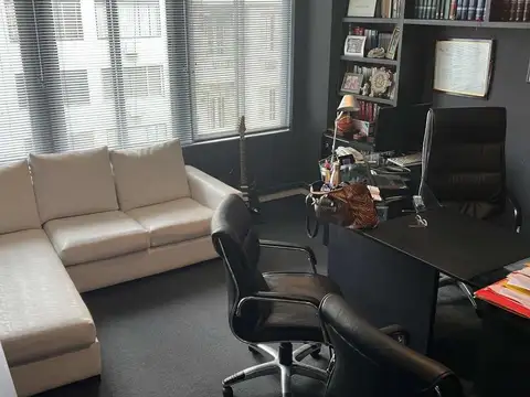 Oficina 5 ambientes con 1 baño