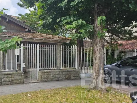 Venta Casa 4 ambientes Llavallol