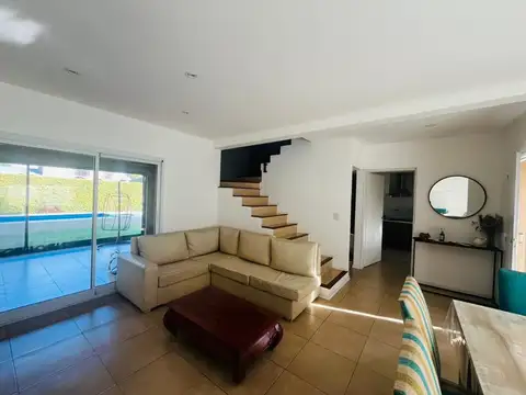 VENTA CASA ESCOBAR DOS PLANTAS CON PILETA