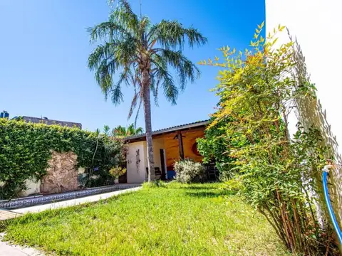 Casa en Venta con 1 cochera