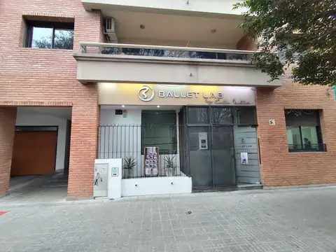 Calle 9 e/ 60 y 61 La Plata Local + cochera