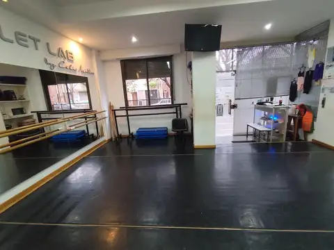 Calle 9 e/ 60 y 61 La Plata Local + cochera