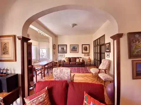 Venta apto 4 dorm 3 baños garage y patio en Centro