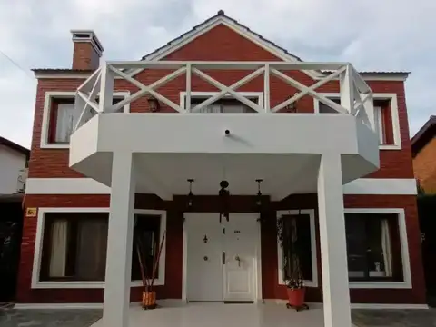 Excelente Casa. Con Un Anticipo Y Financiacion Hasta En Sesenta Meses. En Nautico