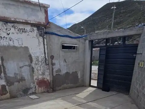 Casa 8 ambientes con 4 baños