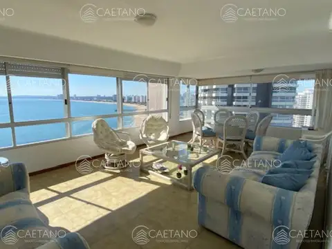Apto de 3 dormitorios 3 Baños con una vista muy buena a playa mansa y Brava - Consulte por alquiler de Verano