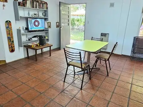 Casa 3 ambientes con 2 baños