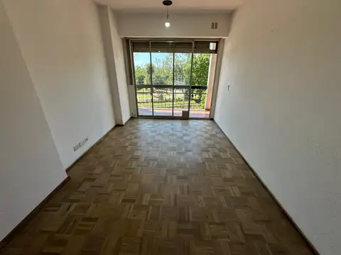 Alquiler de departamento 3 ambientes en Wilde Centro