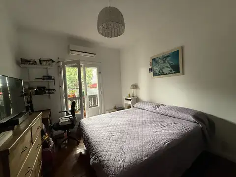 Sobre Pte Perón, a 3 cuadras de estación, y centro comercial