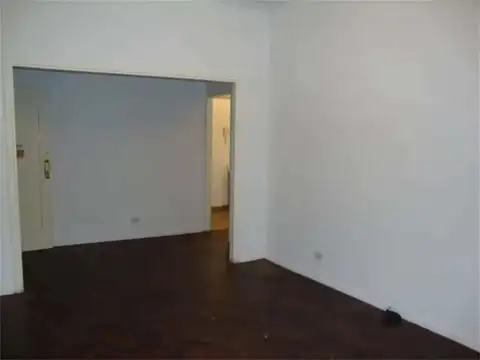 Dpto PH Estado REGULAR cómodo Edif.Apto Prof. 2Ambiente de 54 M2 Sup. total con patio exclusivo