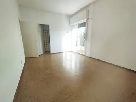 Depto Tipo Casa en Alquiler en Villa Ballester, $ 740.000